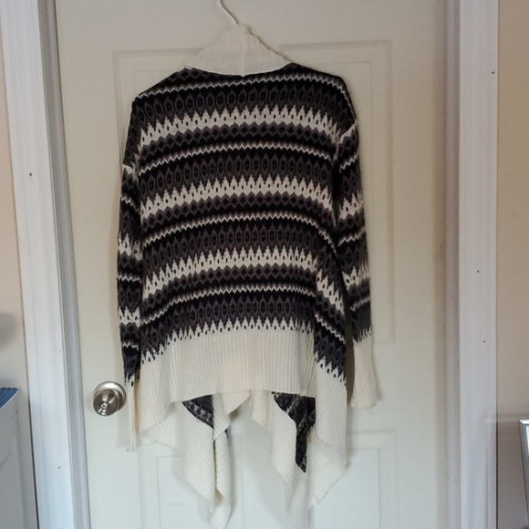 Sweater - Picture 2 of 3